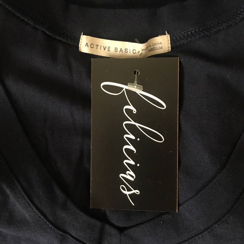 🆕 Active Basic V-Neck Short Sleeve Tee (Navy) - Picture 3 of 4